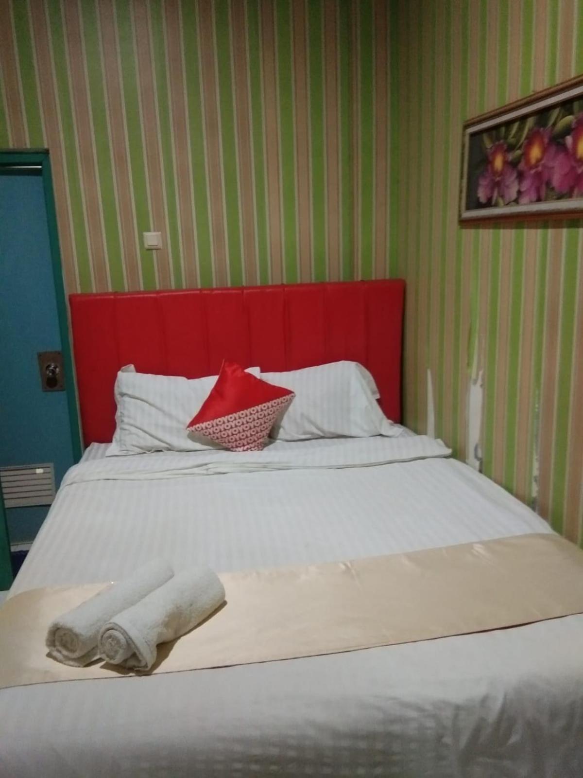 Hotel Krui Syariah Eksteriør bilde